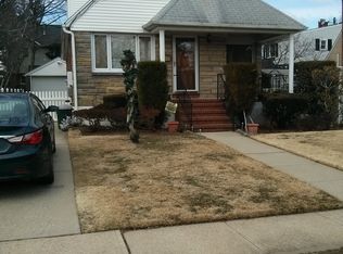 309 Brixton Rd S, Garden City, NY 11530