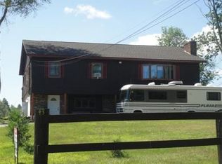 43 Clara Barton Rd, Oxford, MA 01540