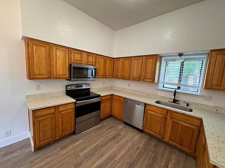 109 Misty Ct — Photo 9