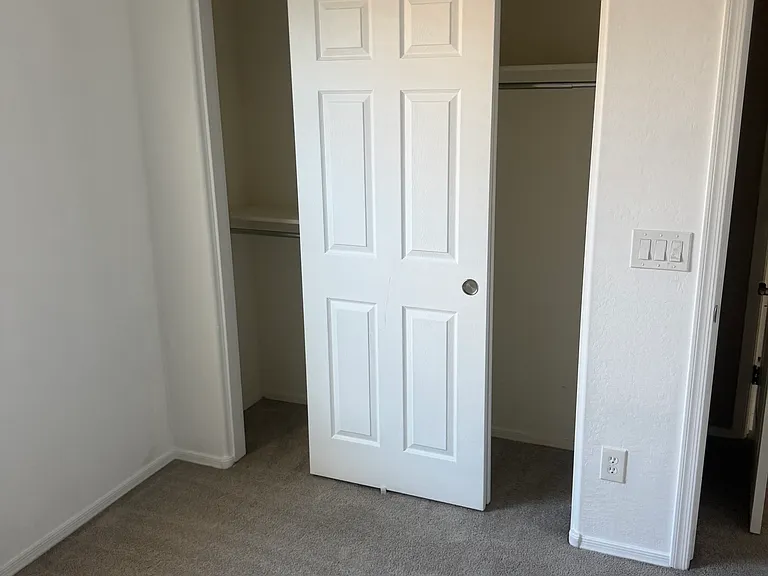 156 N 56th Pl — Photo 22