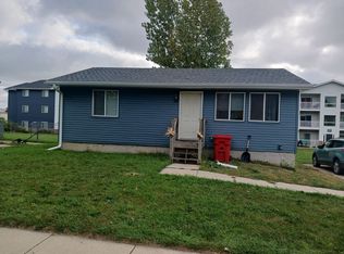 212 Dotson Dr, Ames, IA 50014