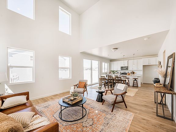 5th image of 1146 E Antelope Dr #605