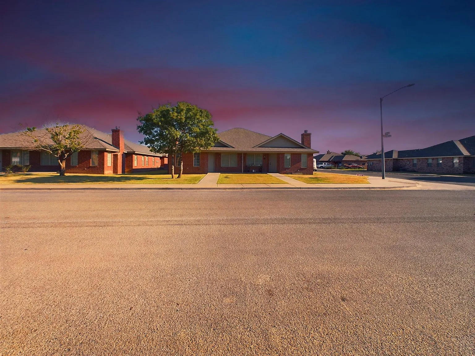 3 bed, 1300 sqft, $1,350 — Photo 1