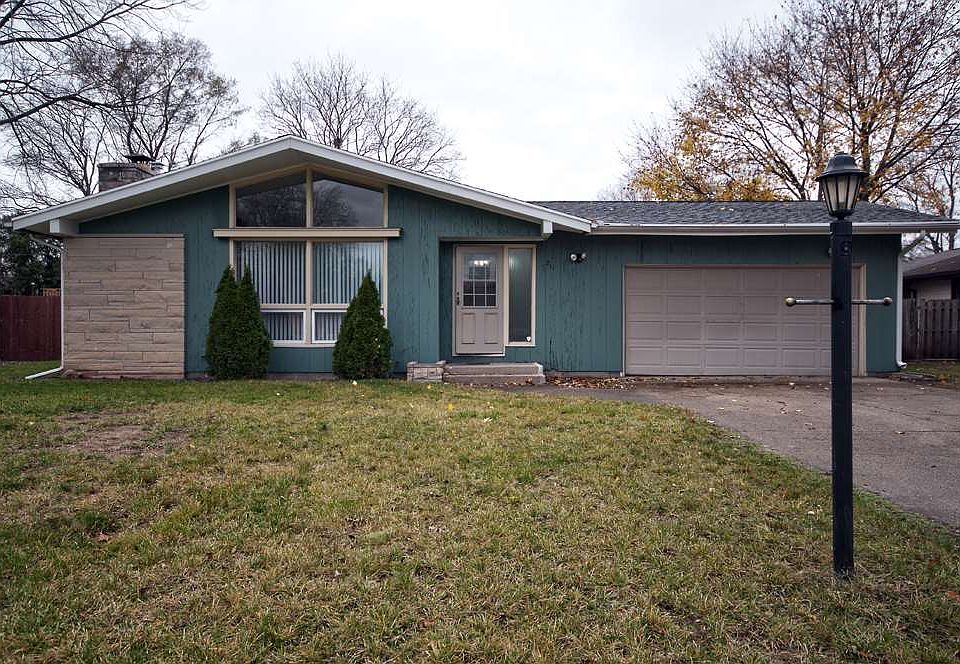 1st image of 211 Graywood Ave