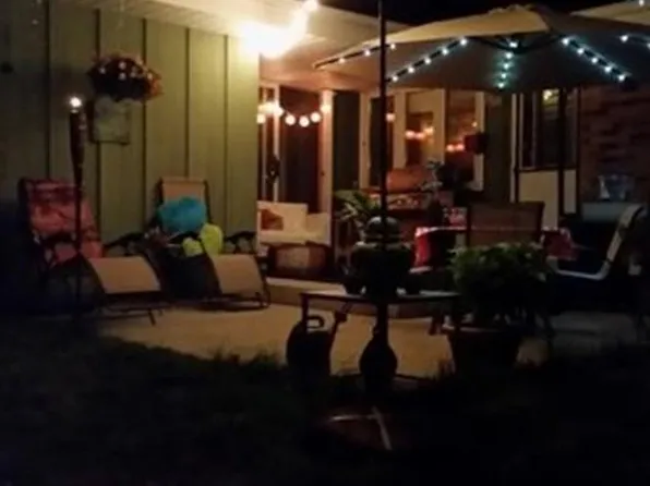 4272 N 99th St, Wauwatosa, WI 53222