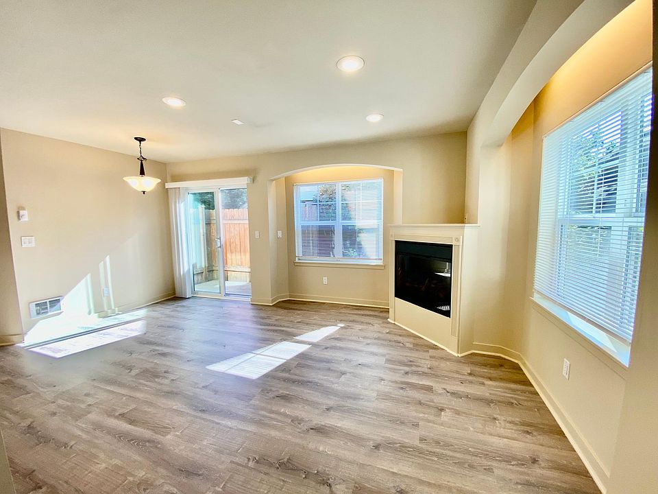 1st image of 16401 33rd Ave W #1