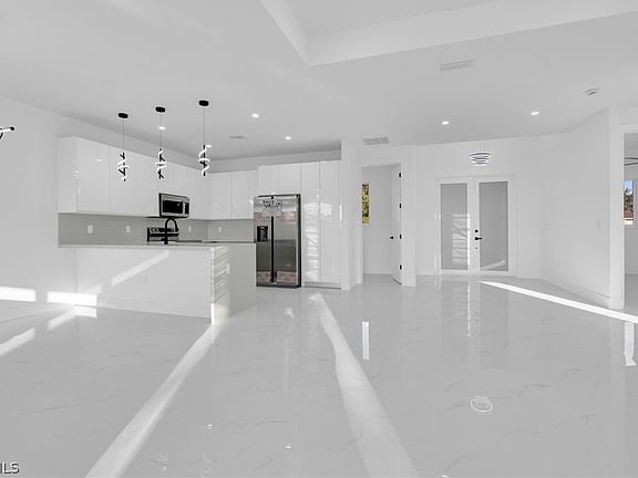4th image of 1819 Rush Ave