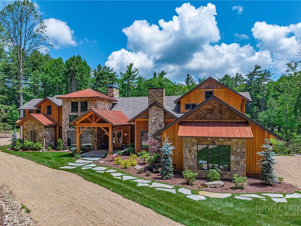 1st image of 1194 Laurel Lane