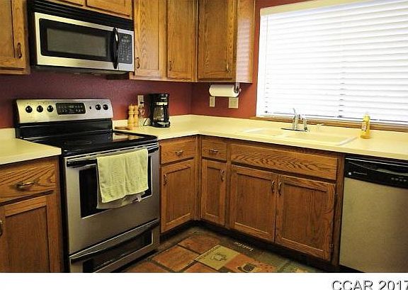 4th image of 850 Sugarbush Ln