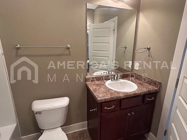 860 Kent Dr — Photo 10