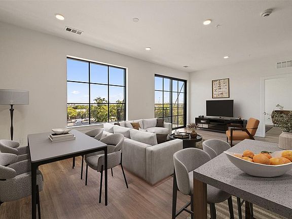 4th image of 4315 S Congress Ave #332