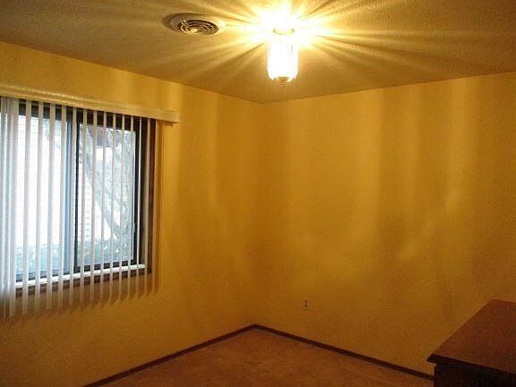 3rd image of 216 Christiana Dr