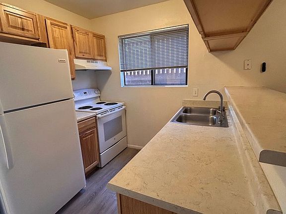 3rd image of 610 S Granite St APT 10