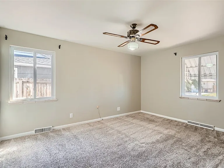2732 S Garfield St — Photo 9