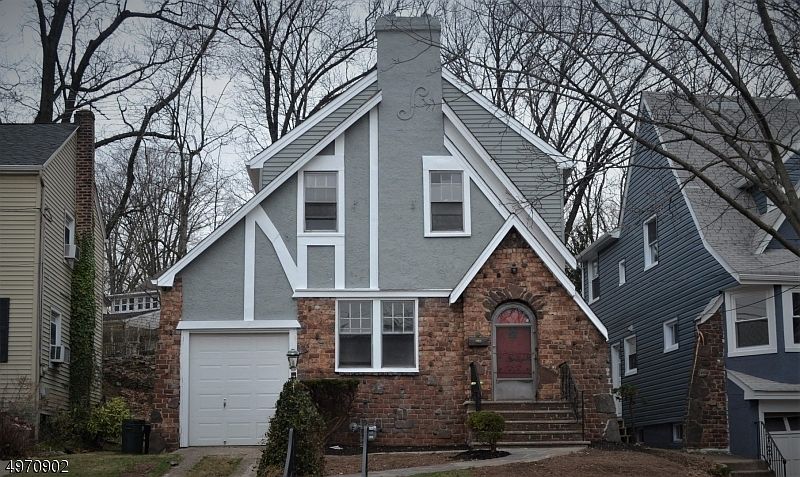 2nd image of 357 Walnut St