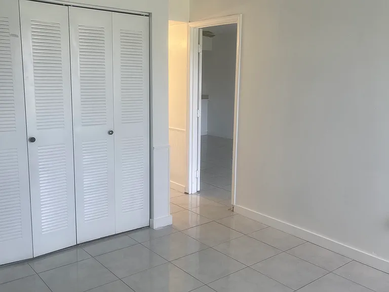1011 Clearmont St NE #105 — Photo 9