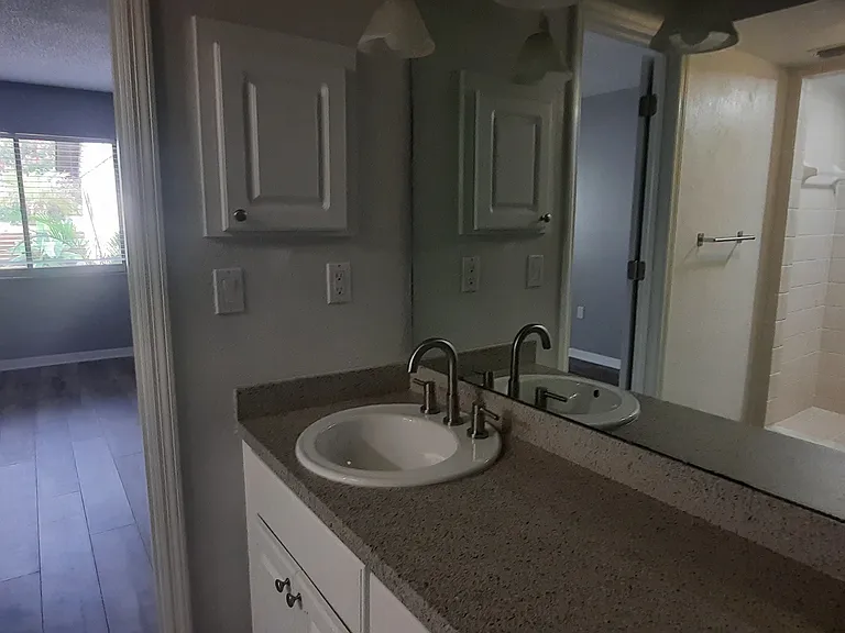 925 Fenton Ln — Photo 12