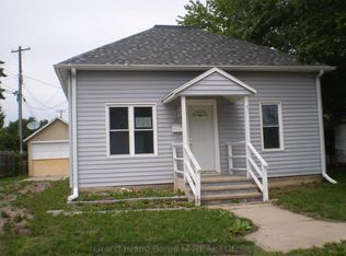 108 W Glenvil St, Clay Center, NE 68933