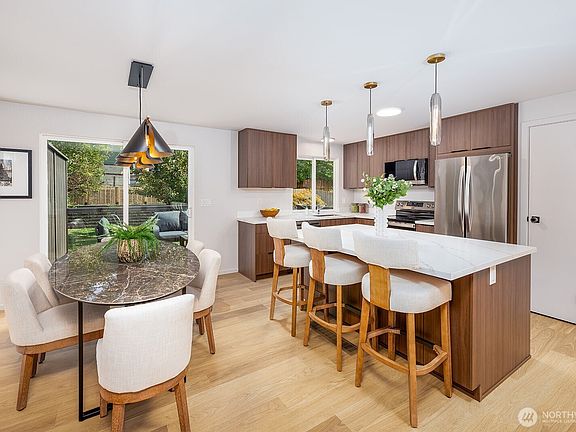 4th image of 6048 28th Avenue NE