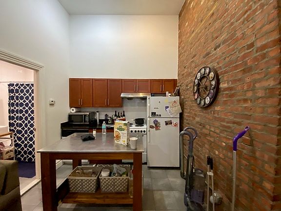 2nd image of 25 W 19th St APT 2R