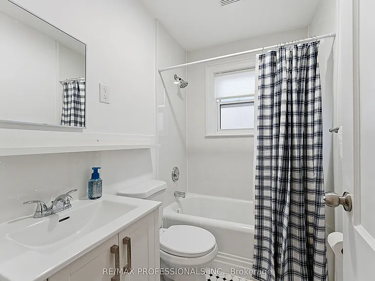 308 Jane St #UPPER — Photo 26