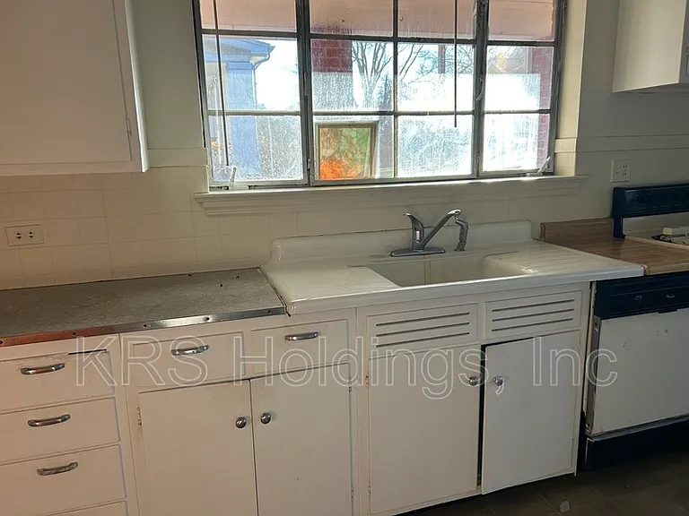 383 Monticello Ave — Photo 6