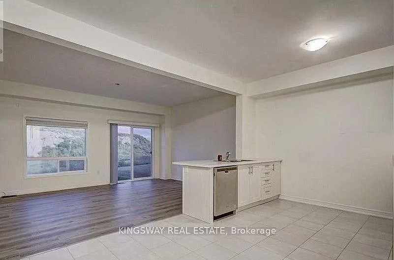 3 bed, $2,700 — Photo 2