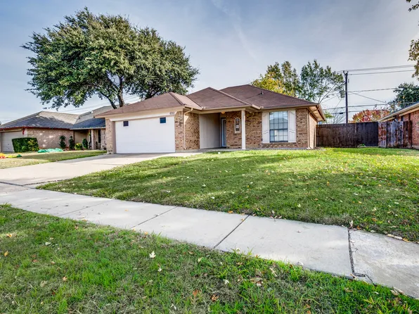 6211 Aires Dr, Arlington, TX 76001