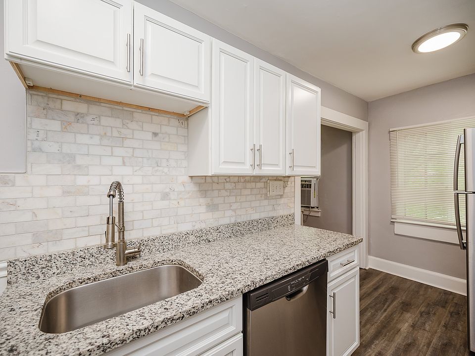 Mariemont Square Kitchen