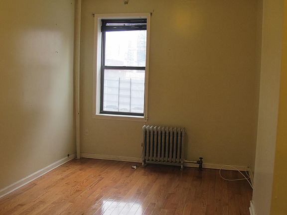 4th image of 48 Woodruff Ave APT A