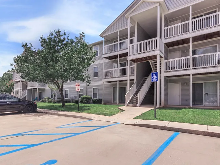 Arbor Pointe — Photo 3