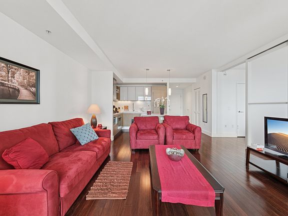 3rd image of 77 Hudson St APT 2104