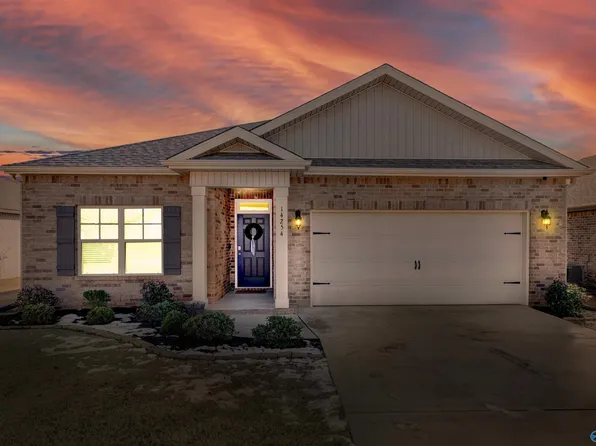 14254 Leadenhall Ln, Athens, AL 35613