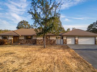 11420 Suggie Ln, Redding, CA 96003