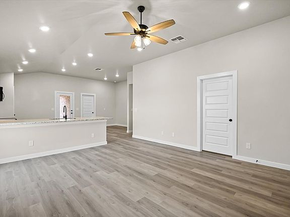 5th image of 2814 Turner Ave
