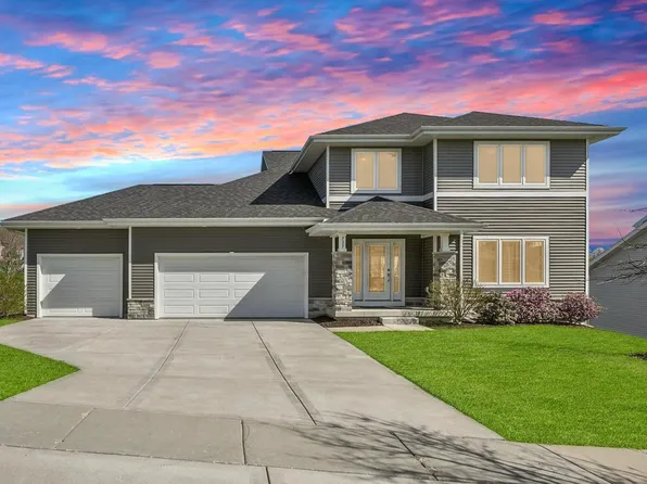 733 Maple Dr, Mount Horeb, WI 53572