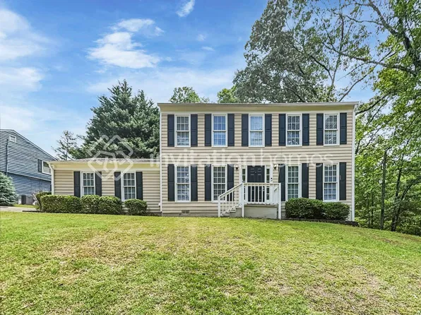 6512 Cox Dr, Flowery Branch, GA 30542