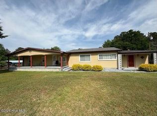 170 Loop Rd, Burgaw, NC 28425