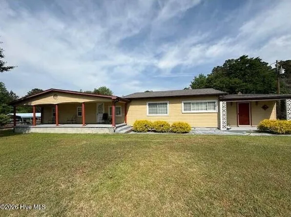 170 Loop Road, Burgaw, NC 28425