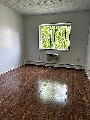 4th image of 1 E 117th St #44