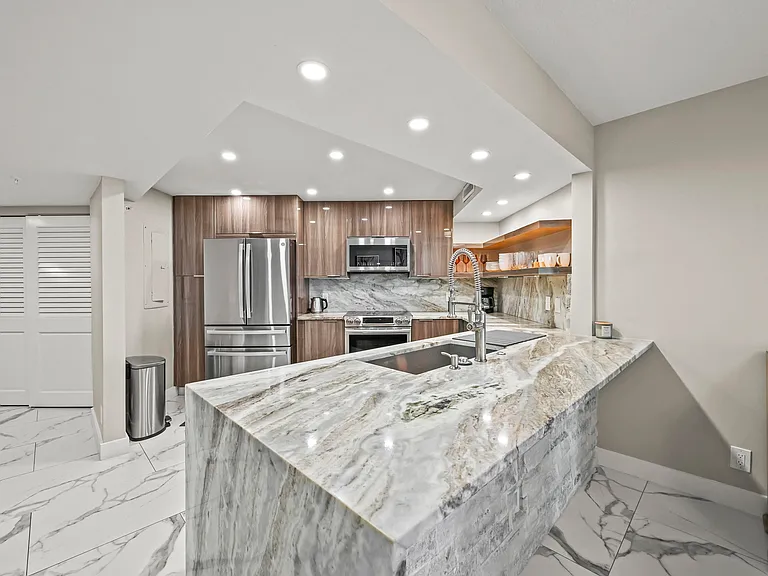 9650 S Ocean Dr #106 — Photo 7