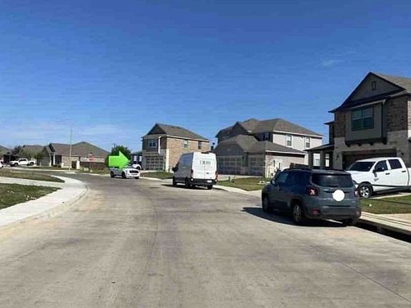 Exterior Neighborhood (street photo)