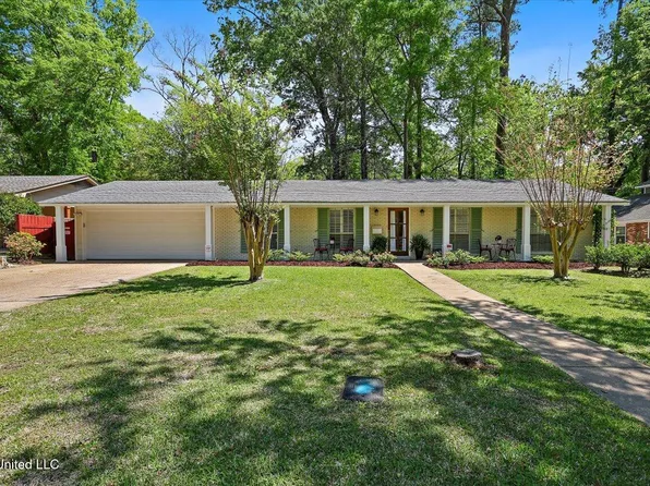 5326 Canton Heights Dr, Jackson, MS 39211