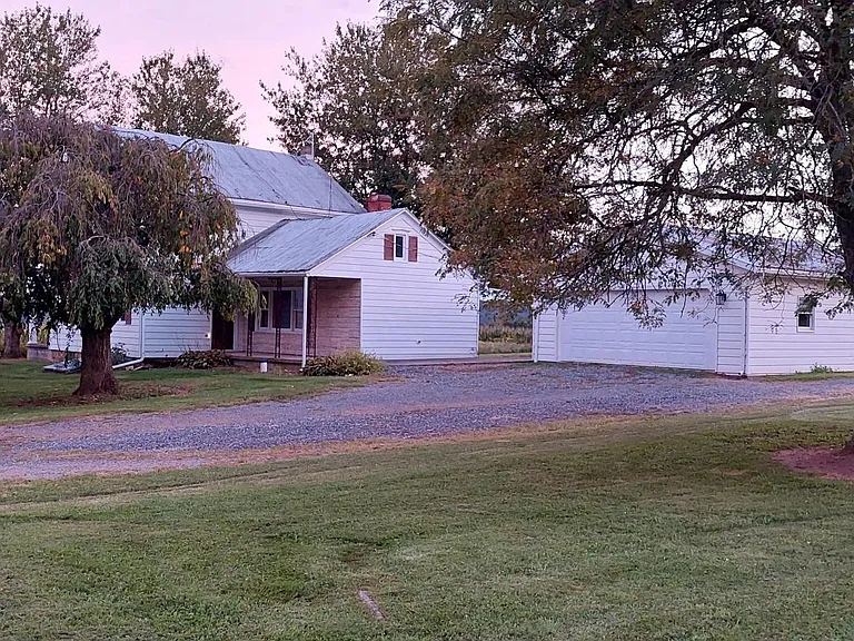 253 Jims Ln — Photo 4