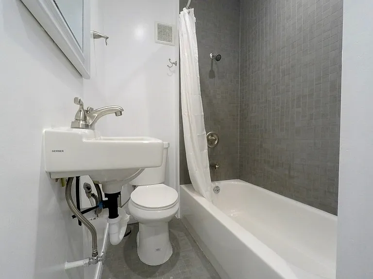 518 7th St #3 — Photo 4