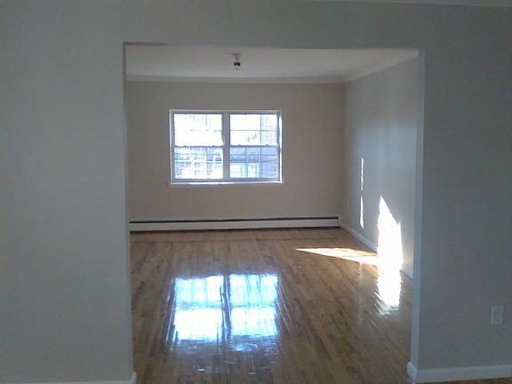 5th image of 3960 Bell Ave Floor 3