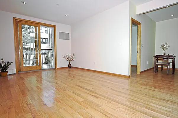 Sold by Greenpoint Properties | media 13