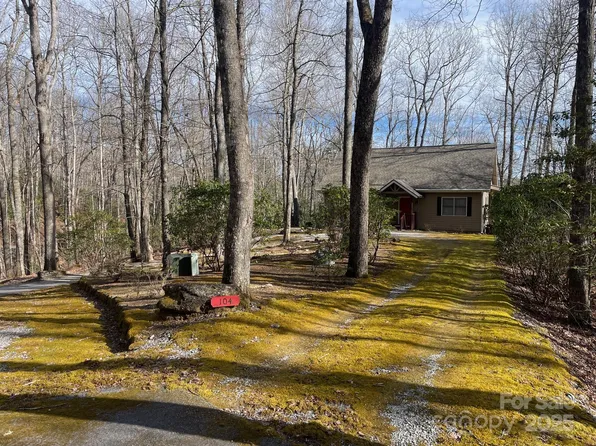 104 Jackson Ave, Lake Toxaway, NC 28747