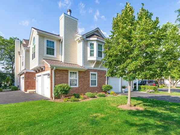 622 Grosse Pointe Cir, Vernon Hills, IL 60061