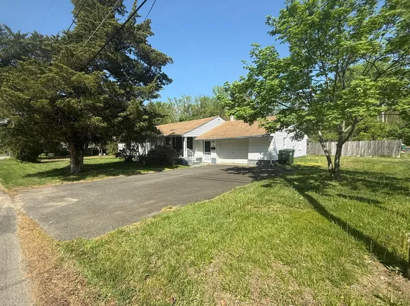 10 Cedar St, New Egypt, NJ 08533
